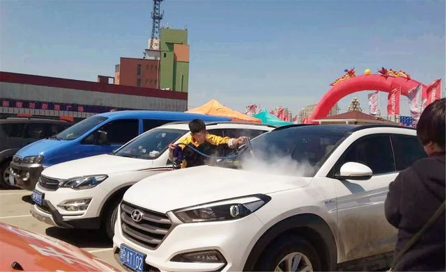 李總逸掌幫上門(mén)蒸汽洗車(chē)正式運(yùn)營(yíng) 李總逸掌幫上門(mén)蒸汽洗車(chē)正式運(yùn)營(yíng)