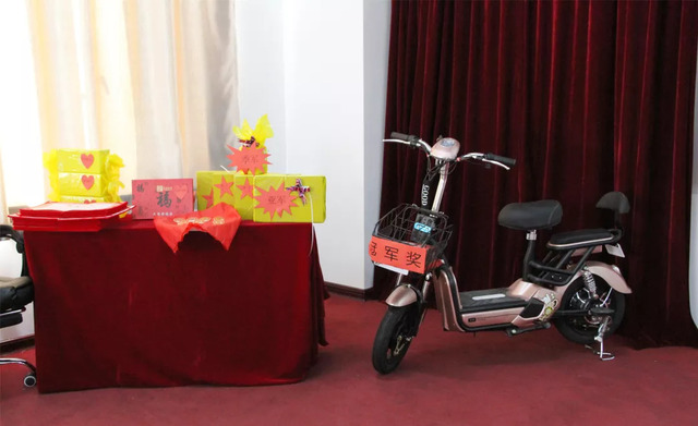 乾港集團(tuán)八月員工表彰大會(huì)